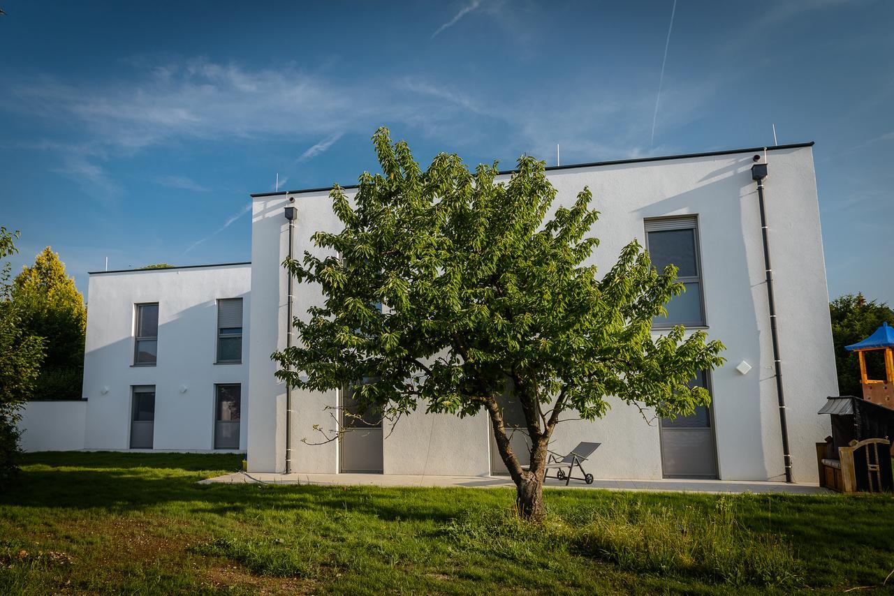 Dorfmeister Business Hotel B&B Weikersdorf am Steinfelde Exterior photo